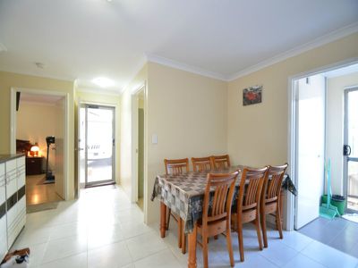 2 / 18 Panozza Circle, Maddington