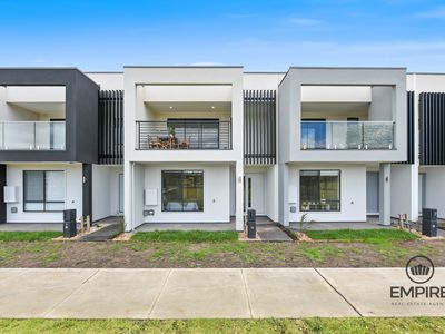 6 Mahara Walk, Cranbourne West