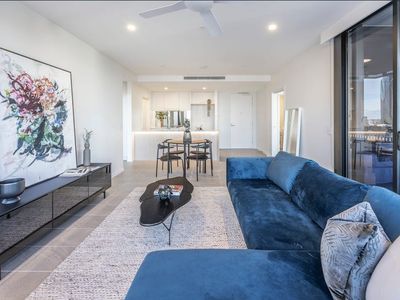 1101 / 15-17 Cannes Ave, Surfers Paradise