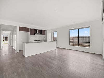 6 Shrubs Road, Mambourin