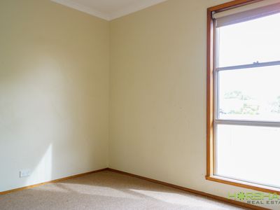 8 Shirley Street, Horsham