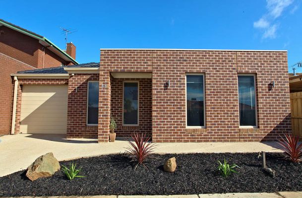 43 Southern Crescent, Craigieburn