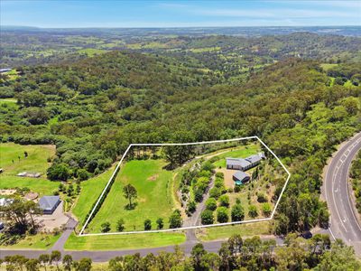 12 Scenic View, Razorback