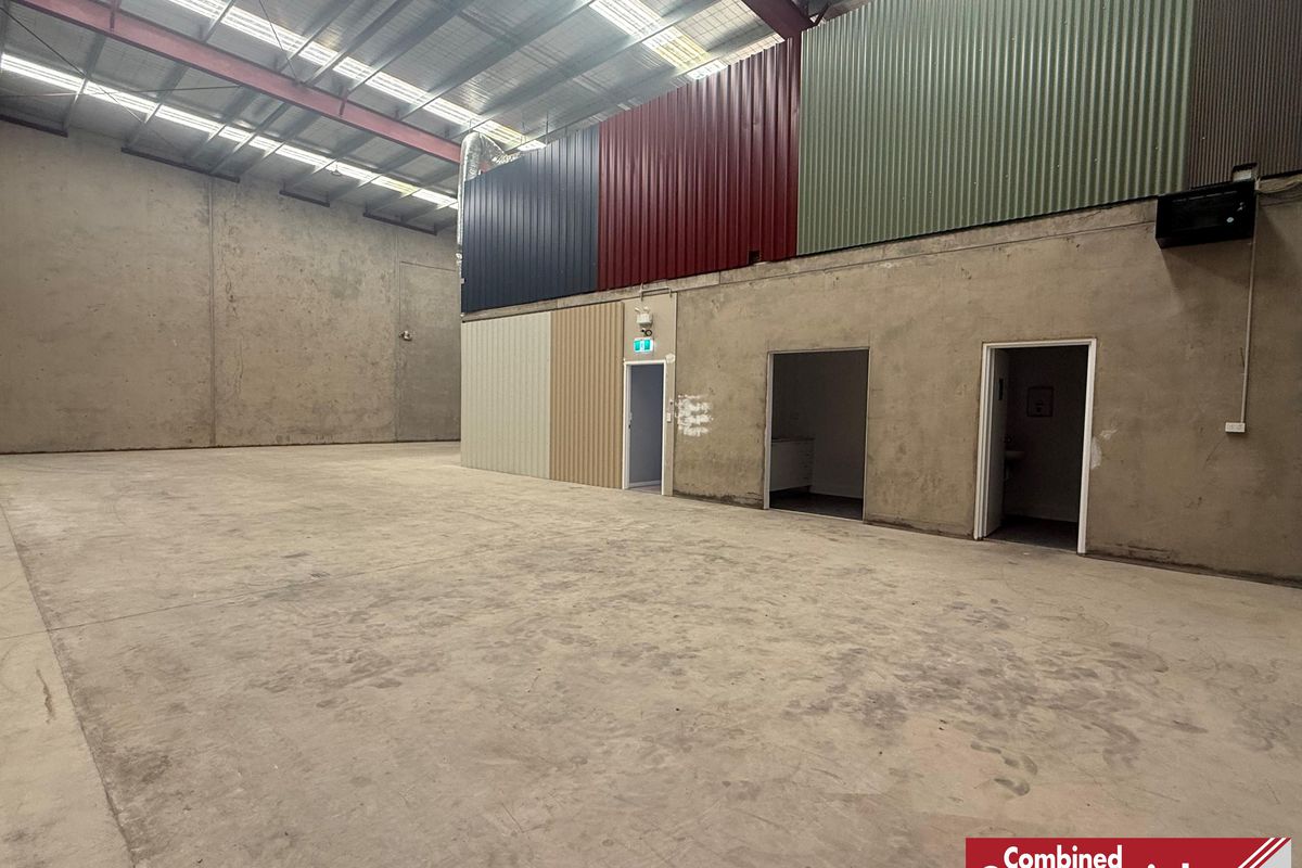 2 / 22 Saggart Field Road, Minto