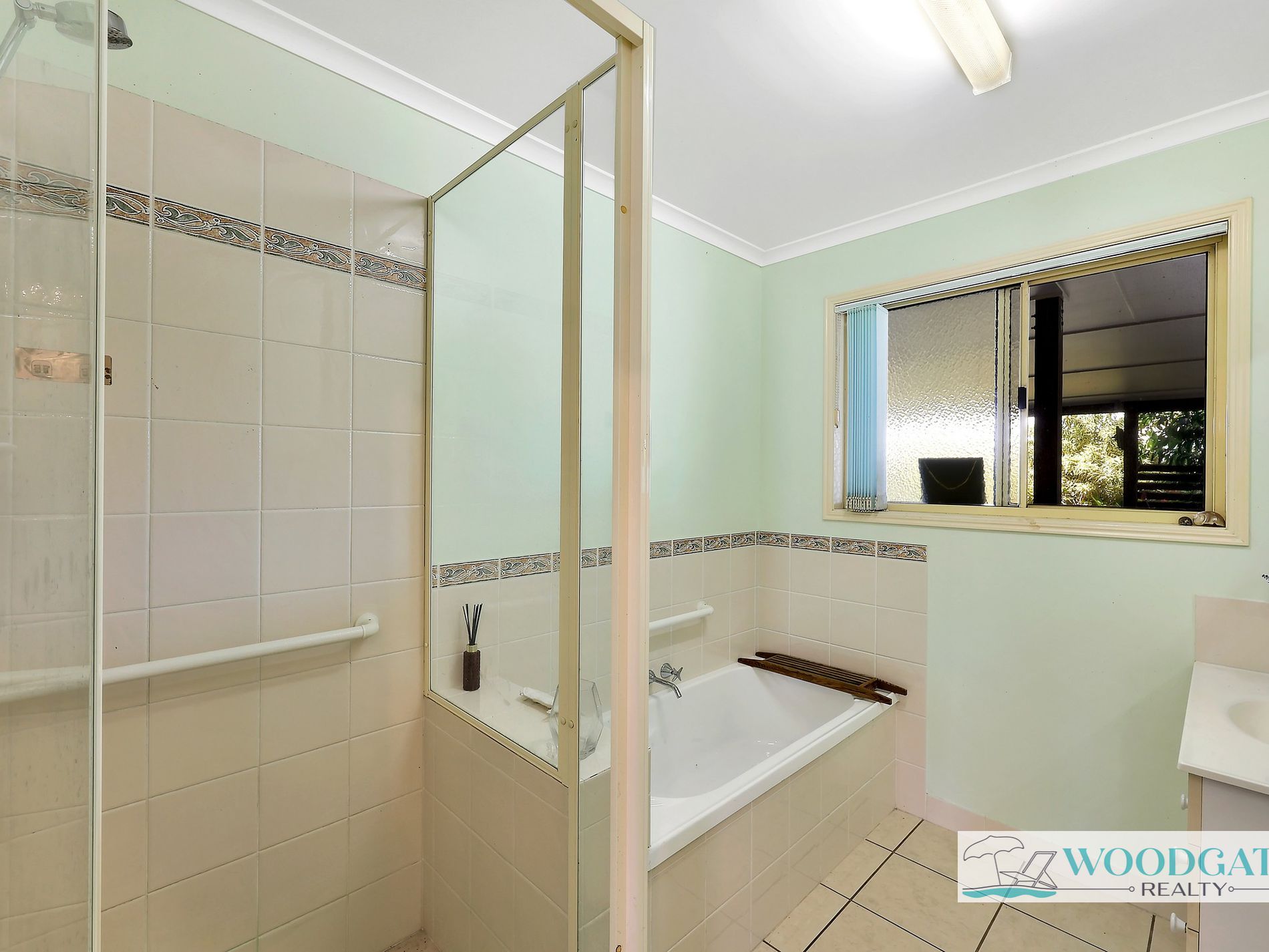 10 LORIKEET AVENUE, Woodgate