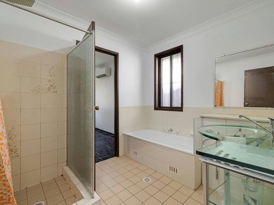 329 Whitford Road, Green Valley