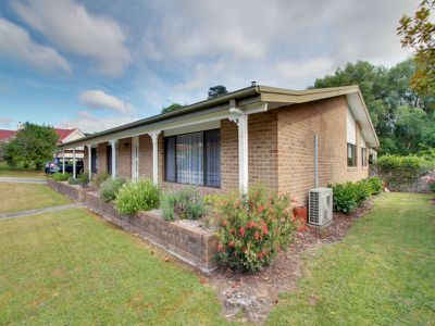 8 Charles Street, Cygnet
