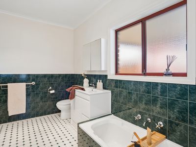 12 Law Court, Greenwith