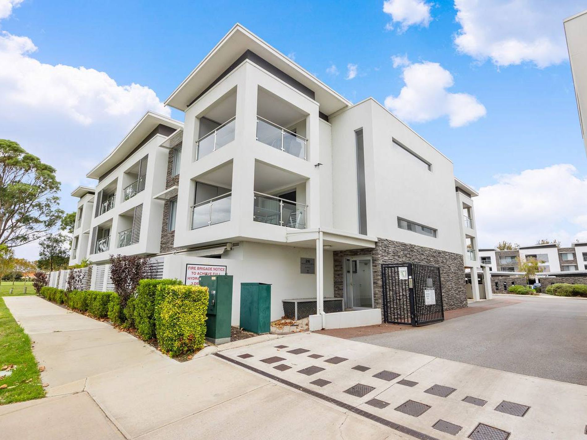 17 / 18 Westralia Gardens, Rockingham
