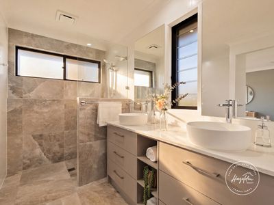 41 Ngungun Crescent, Glass House Mountains