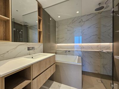 5801 / 648 Lonsdale Street, Melbourne