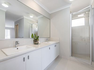 11 Glenbawn Vista, Lakelands