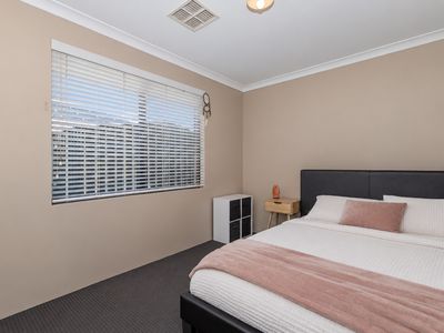 16 Turquoise Road, Byford