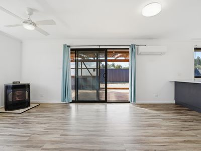 9 Bond Street, Campbell Town