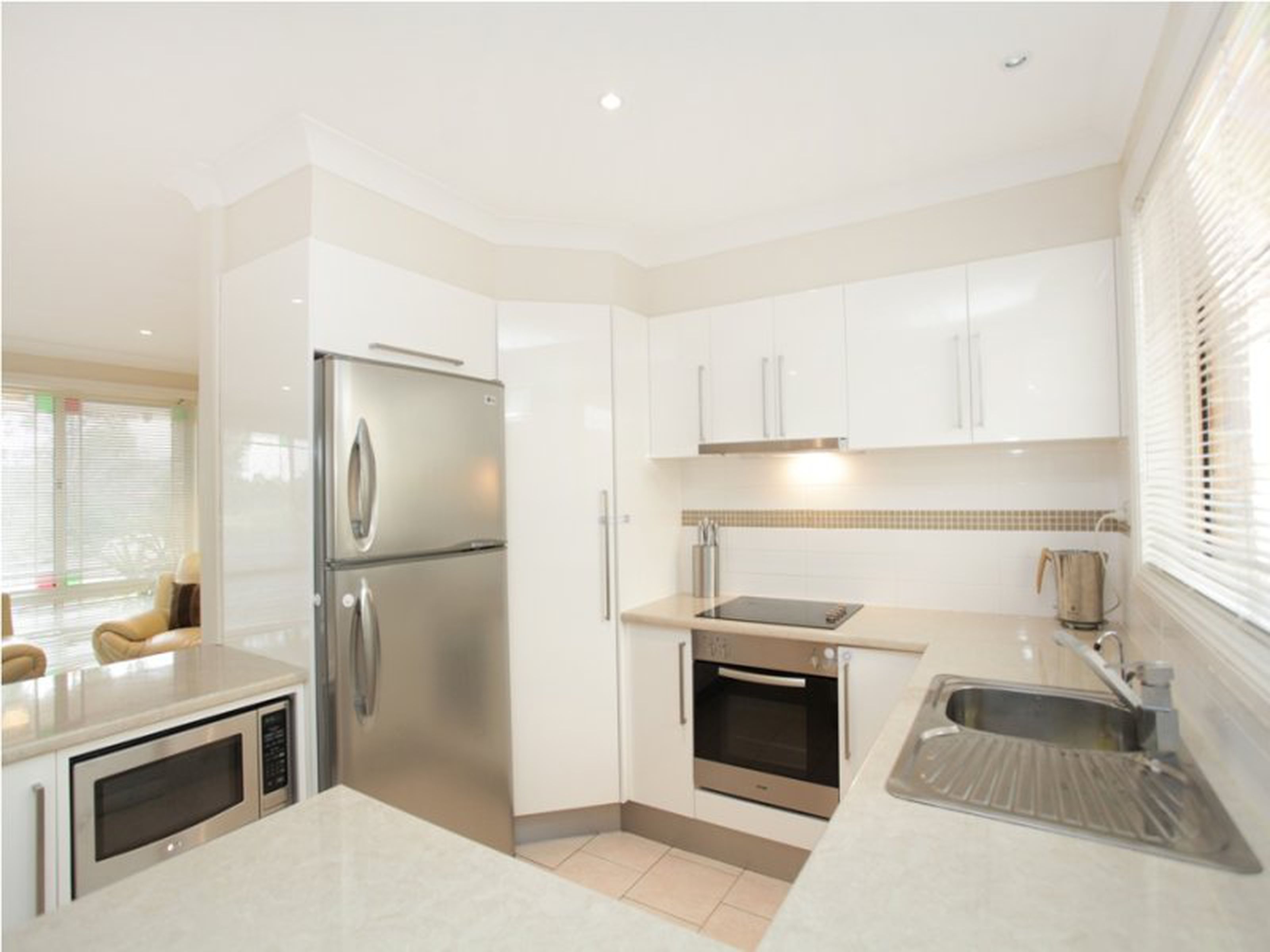 2 / 1 Barron Field Drive , GLENMORE PARK