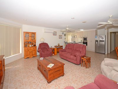 6 ELBOZ COURT, Burrum Heads