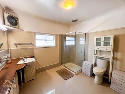 13 Douglas Avenue, Forster