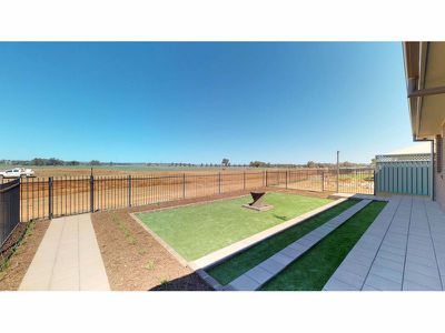 24 Waterfall Crescent, Dubbo