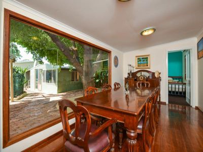 11 Bourke Street, Piccadilly