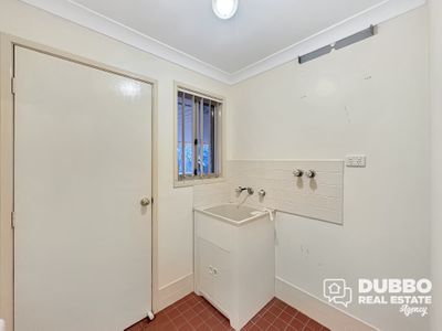 471 Wheelers Lane, Dubbo