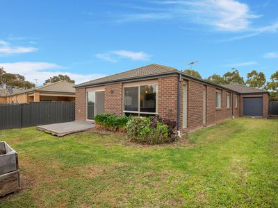 67 Weavers Street, Manor Lakes