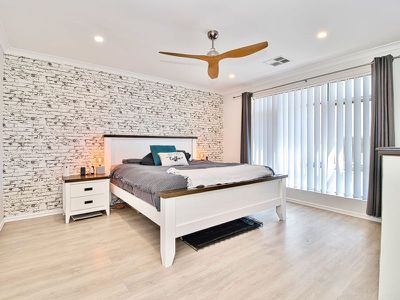 11 Winderie Road , Golden Bay