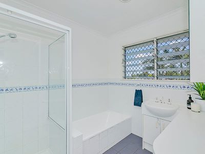 33 Pareena Crescent, Mansfield