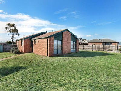 124 Westleigh Drive, Werribee