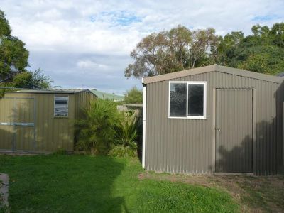39 Churchill Road, Horsham