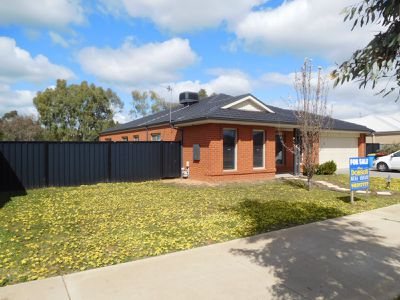 40 Sunningdale Boulevard, Tatura