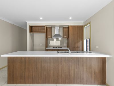 10 Heracles Lane, Cranbourne West