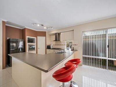 4 Strathclyde Circuit, Champion Lakes