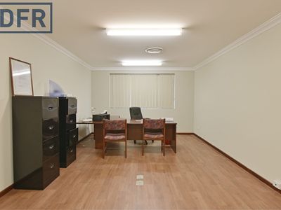 4 Kalmia Road, Bibra Lake