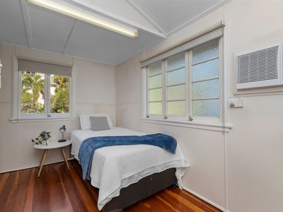 385 Stanley Street, North Ward