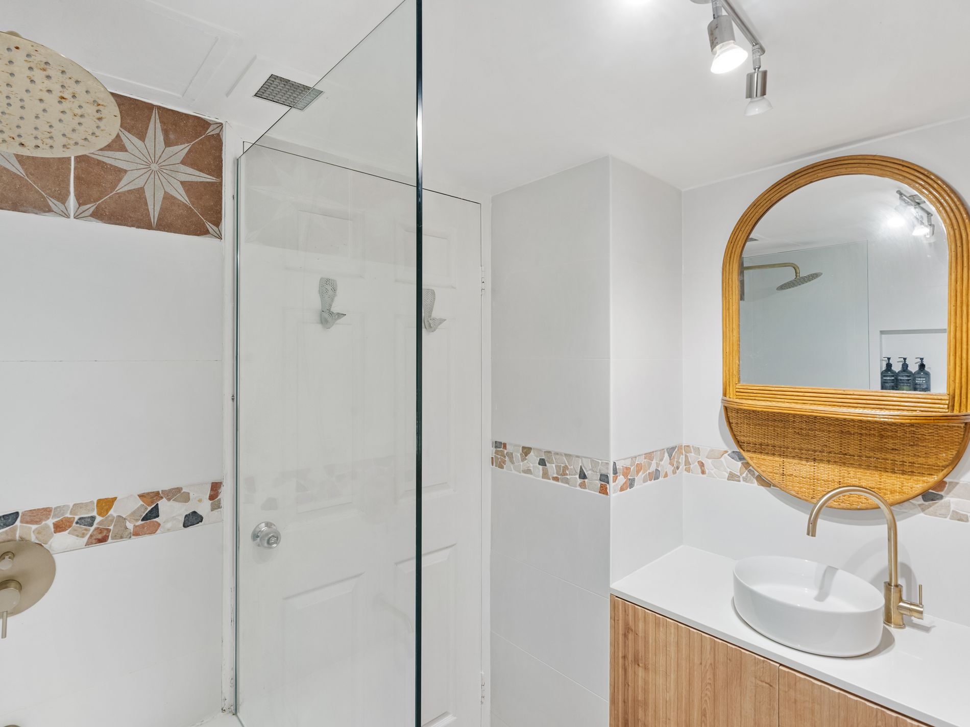 2 / 23 Garrick Street, Coolangatta