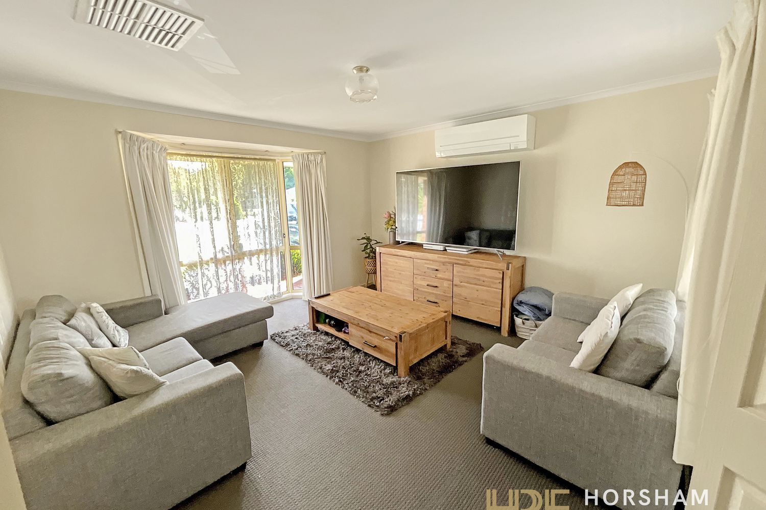 19 De Castella Drive, Horsham