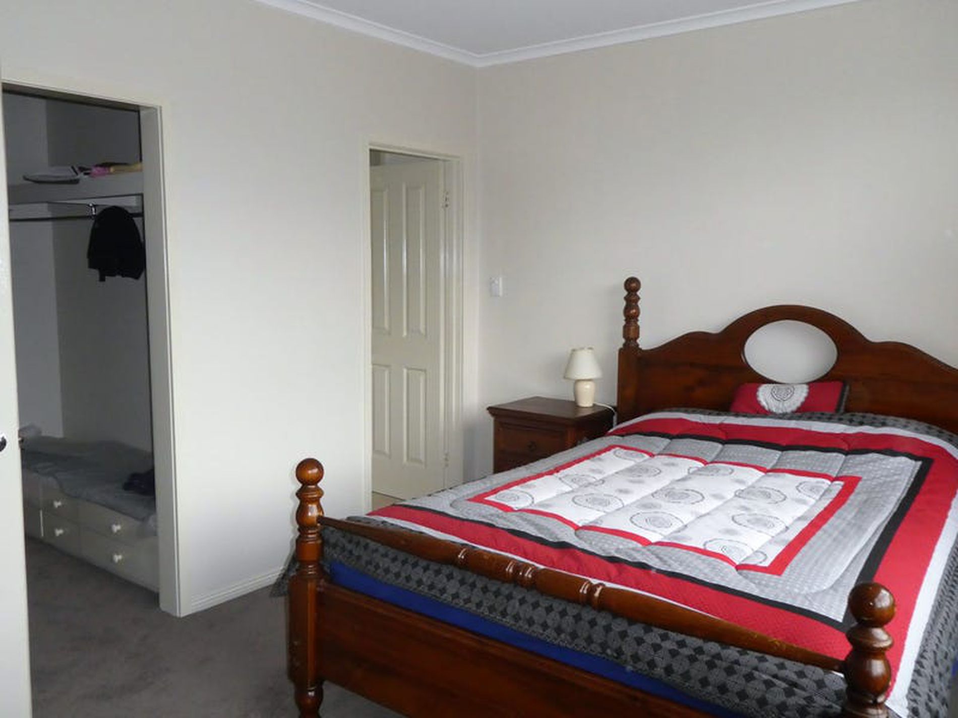 8 Sinclair Cres, Seymour