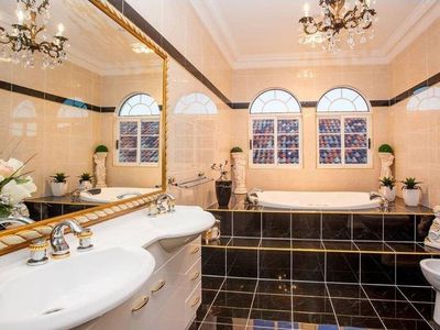 11 The Sovereign Mile, Paradise Point