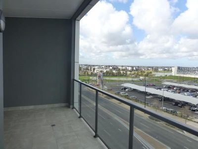 405/11 Commercial Road, Caroline Springs