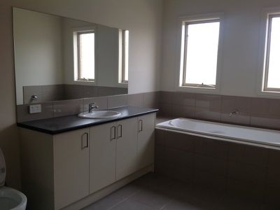 4 / 154 Mathews Road, Corio