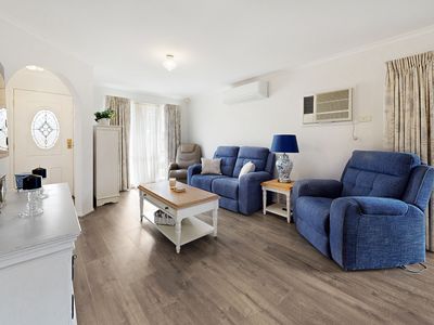 2 Arnica Close, Hampton Park