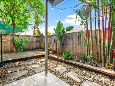 12 / 5 Charlotte Close, Woree