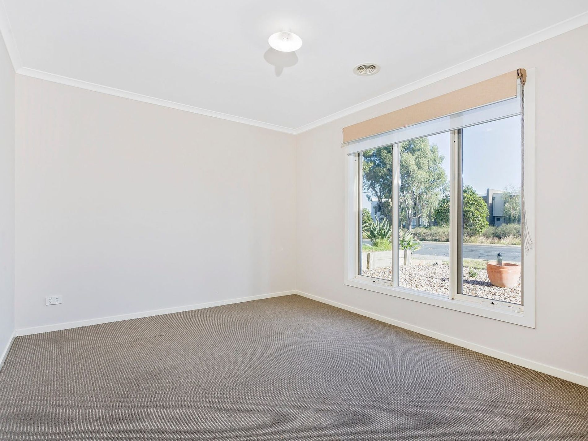 13 Waterways Boulevard, Williams Landing