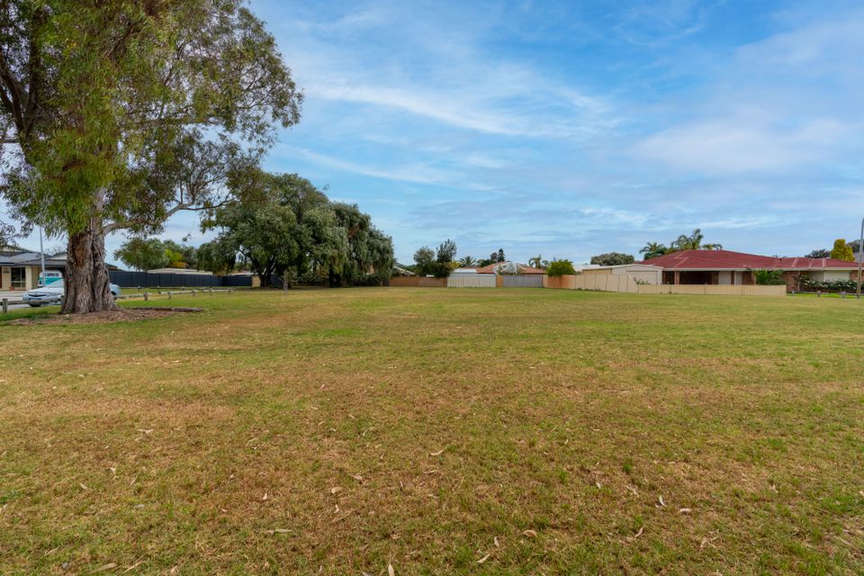 8 Derwent Place, Rockingham