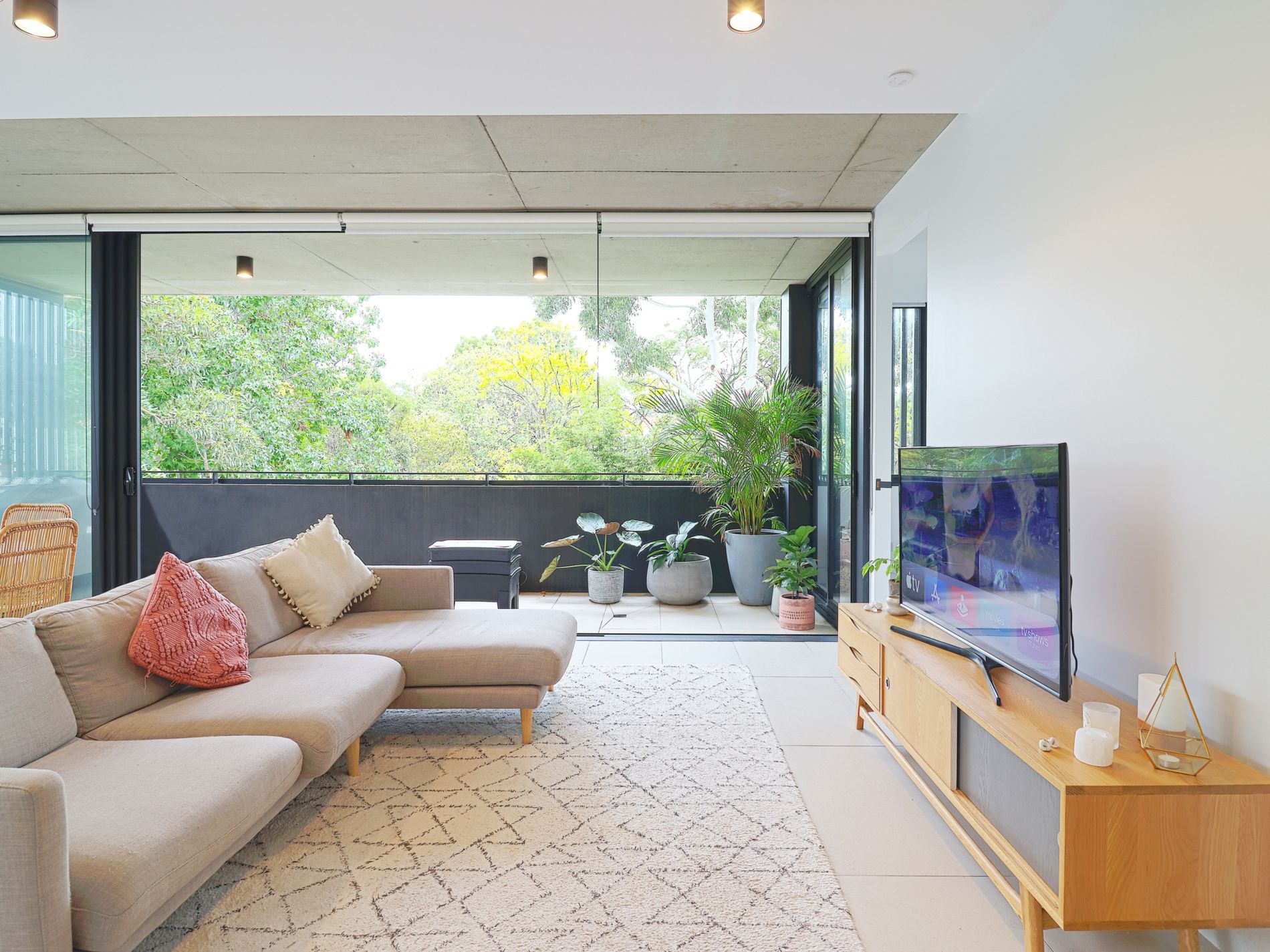 23 / 293-297 Alison Road, Coogee