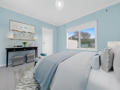 8 Stanhill Drive, Cranbourne South