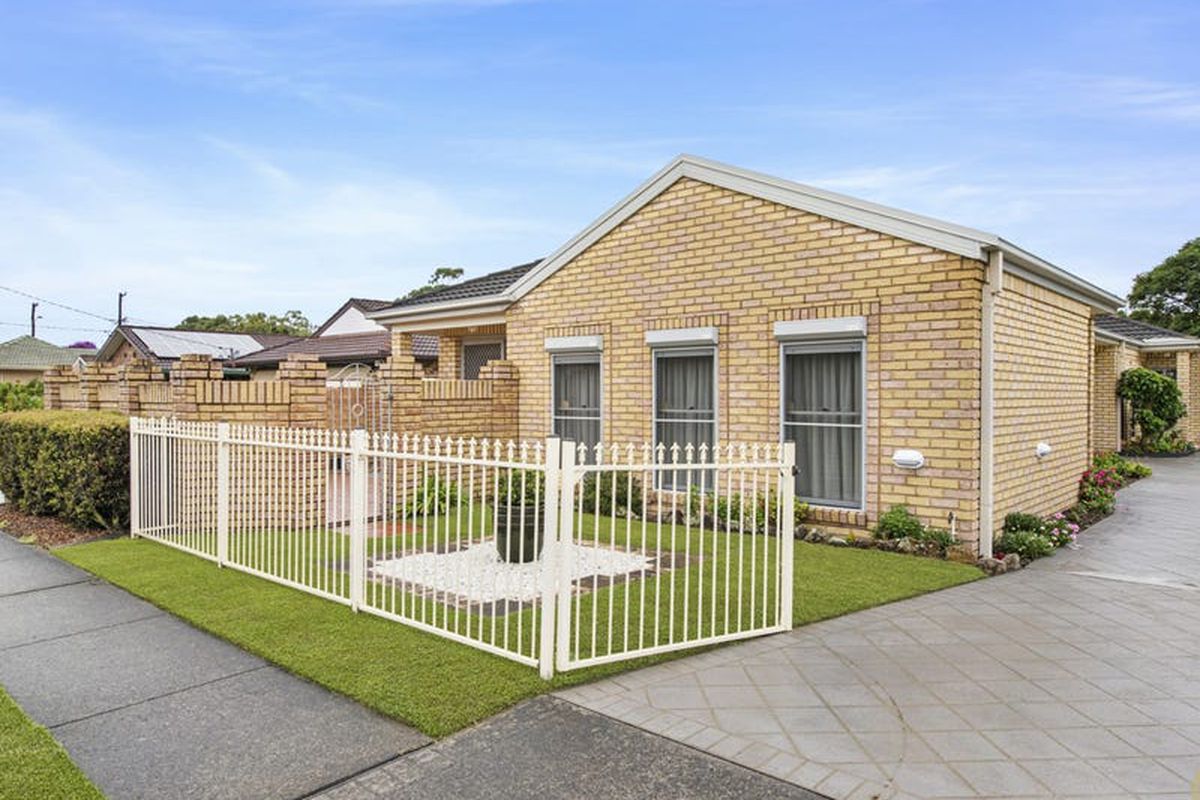 1 / 10 Waratah Avenue, Woy Woy