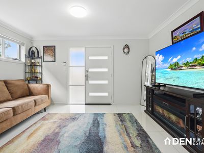 2 / 12 First Street, Kingswood