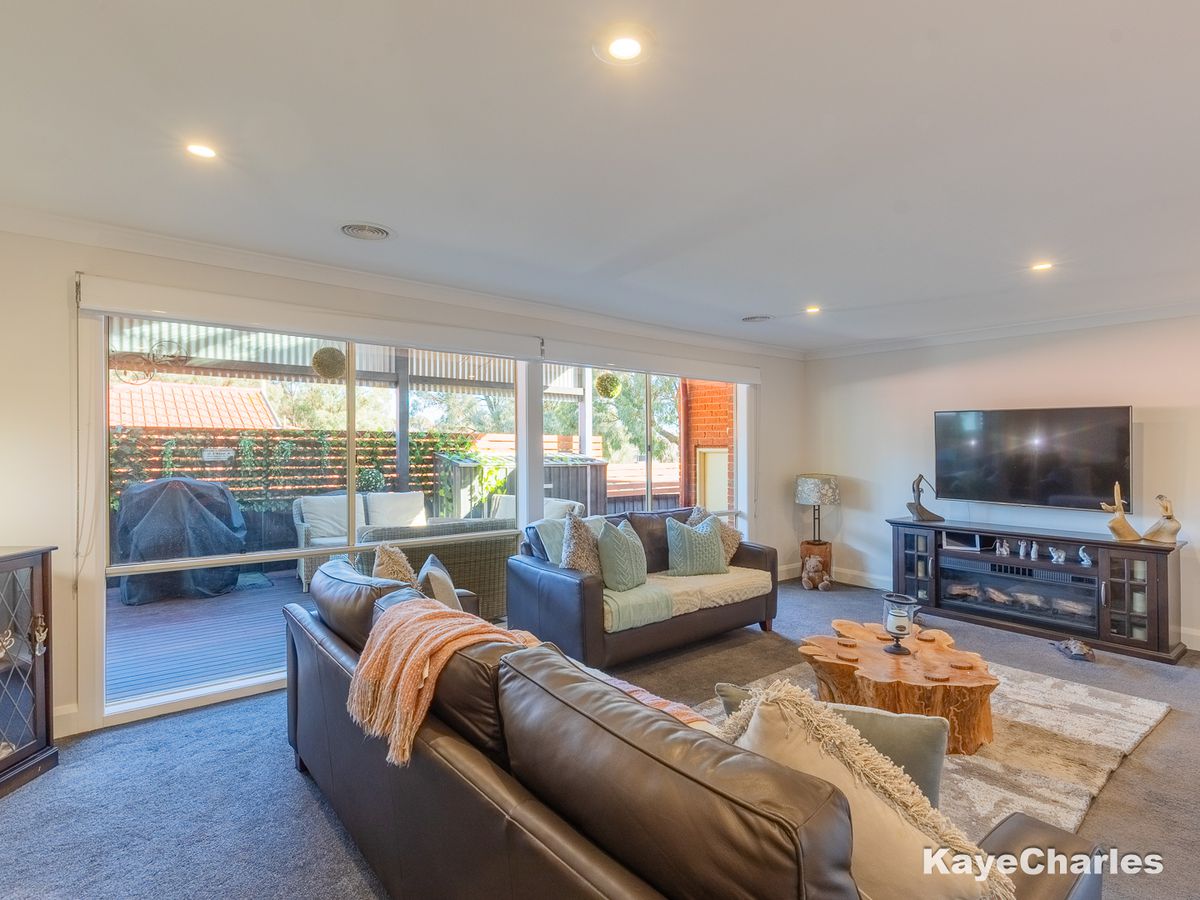 6 Mountain View Circuit, Beaconsfield