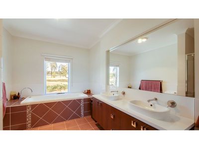 36 Torryburn Way, Dubbo